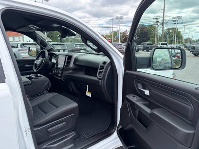 2027 RAM Ram 1500 RAM 1500 TRADESMAN QUAD CAB 4X4 6'4' BOX