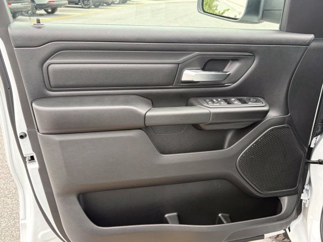 2027 RAM Ram 1500 RAM 1500 TRADESMAN QUAD CAB 4X4 6'4' BOX
