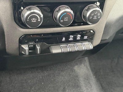 2026 RAM Ram 1500 RAM 1500 TRADESMAN QUAD CAB 4X4 6'4' BOX