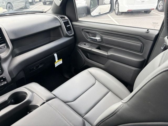 2026 RAM 1500 RAM 1500 TRADESMAN QUAD CAB 4X2 6'4' BOX