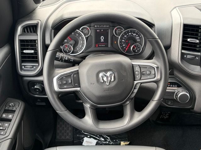 2026 RAM 1500 RAM 1500 TRADESMAN QUAD CAB 4X2 6'4' BOX