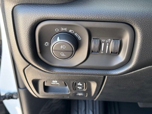 2027 RAM Ram 1500 RAM 1500 BIG HORN CREW CAB 4X4 5'7' BOX