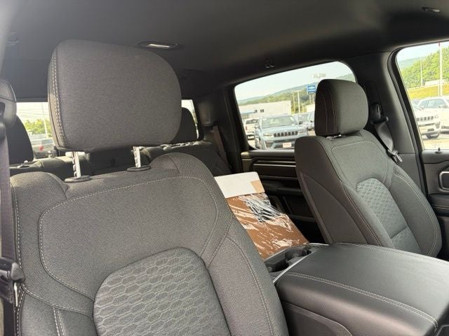 2027 RAM Ram 1500 RAM 1500 BIG HORN CREW CAB 4X4 5'7' BOX