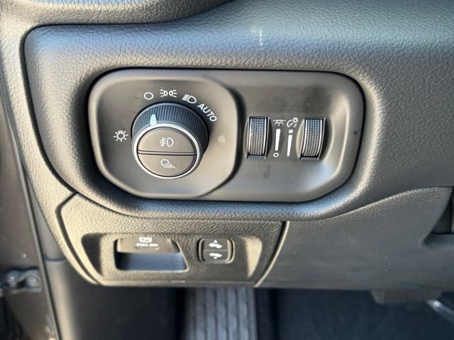 2027 RAM Ram 1500 RAM 1500 BIG HORN CREW CAB 4X4 5'7' BOX