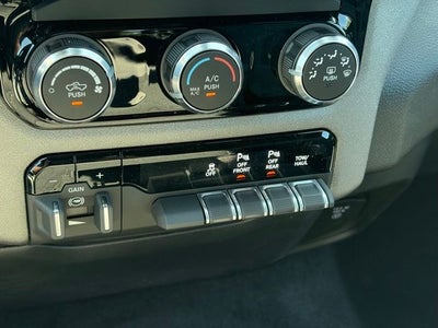 2026 RAM Ram 1500 RAM 1500 TRADESMAN CREW CAB 4X4 5'7' BOX