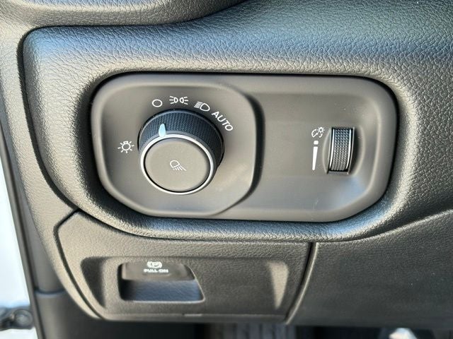 2026 RAM Ram 1500 RAM 1500 TRADESMAN CREW CAB 4X4 5'7' BOX