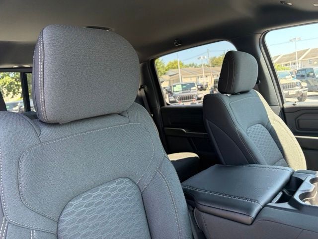 2026 RAM Ram 1500 RAM 1500 TRADESMAN CREW CAB 4X4 5'7' BOX