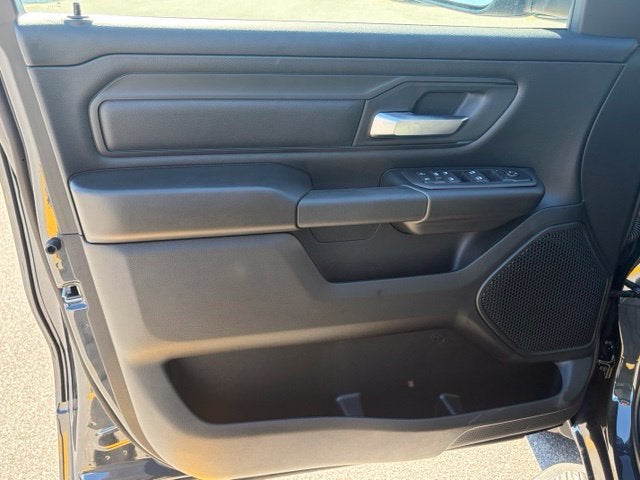 2027 RAM Ram 1500 RAM 1500 EXPRESS CREW CAB 4X4 5'7' BOX