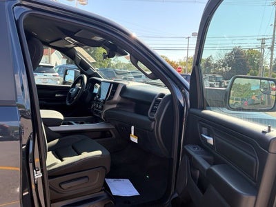 2027 RAM Ram 1500 RAM 1500 EXPRESS CREW CAB 4X4 5'7' BOX