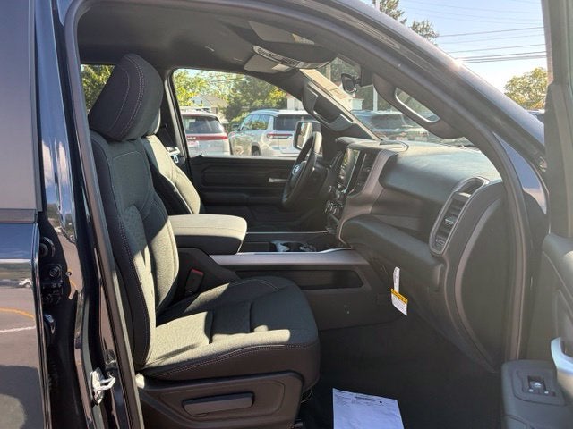 2027 RAM Ram 1500 RAM 1500 EXPRESS CREW CAB 4X4 5'7' BOX