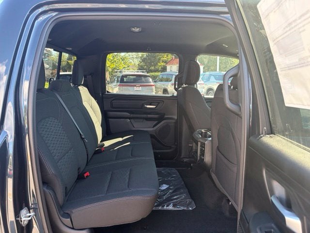 2027 RAM Ram 1500 RAM 1500 EXPRESS CREW CAB 4X4 5'7' BOX