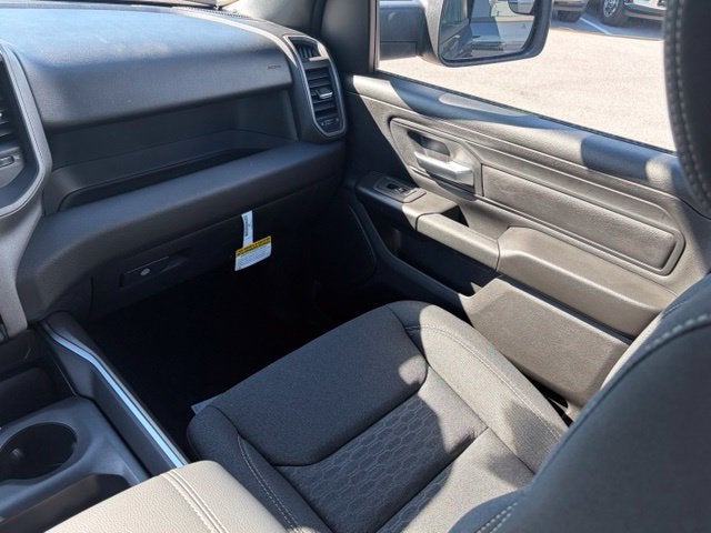 2027 RAM Ram 1500 RAM 1500 EXPRESS CREW CAB 4X4 5'7' BOX