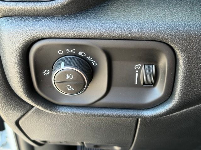2027 RAM Ram 3500 RAM 3500 TRADESMAN CREW CAB 4X4 8' BOX