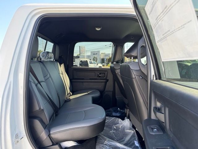 2027 RAM Ram 3500 RAM 3500 TRADESMAN CREW CAB 4X4 8' BOX