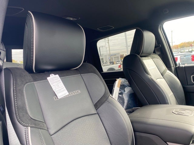 2026 RAM Ram 3500 RAM 3500 LARAMIE CREW CAB 4X4 8' BOX