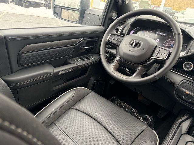 2026 RAM Ram 3500 RAM 3500 LIMITED MEGA CAB 4X4 6'4' BOX