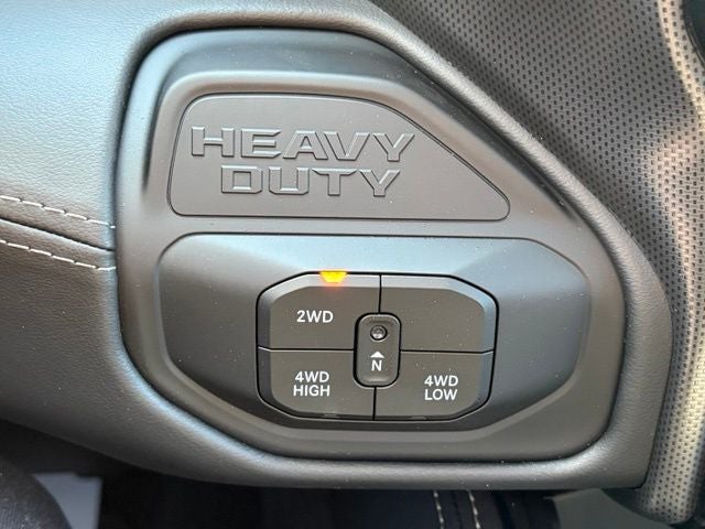 2027 RAM Ram 3500 RAM 3500 LIMITED MEGA CAB 4X4 6'4' BOX