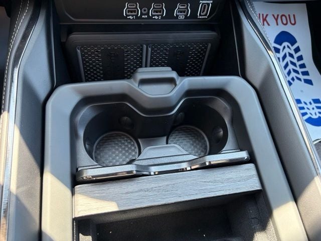2027 RAM Ram 3500 RAM 3500 LIMITED MEGA CAB 4X4 6'4' BOX