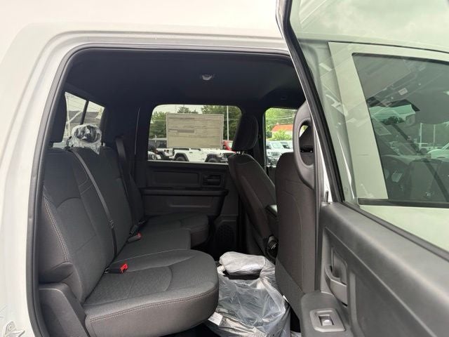 2026 RAM Ram 2500 RAM 2500 BLACK EXPRESS CREW CAB 4X4 6'4' BOX