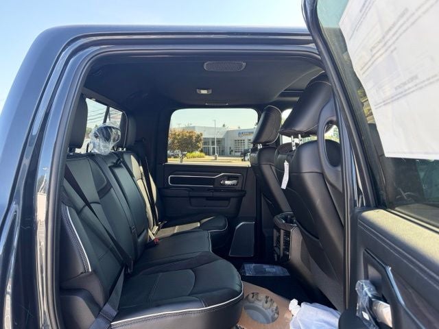2027 RAM Ram 3500 RAM 3500 LARAMIE CREW CAB 4X4 8' BOX