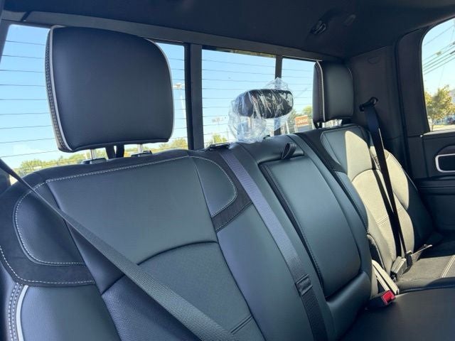 2027 RAM Ram 3500 RAM 3500 LARAMIE CREW CAB 4X4 8' BOX