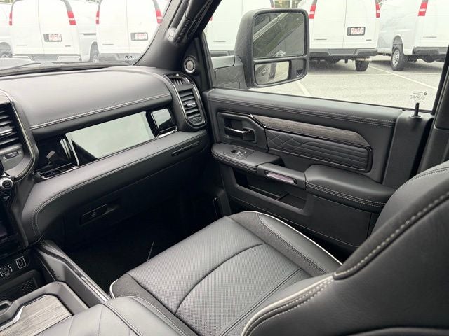 2026 RAM Ram 3500 RAM 3500 LIMITED MEGA CAB 4X4 6'4' BOX
