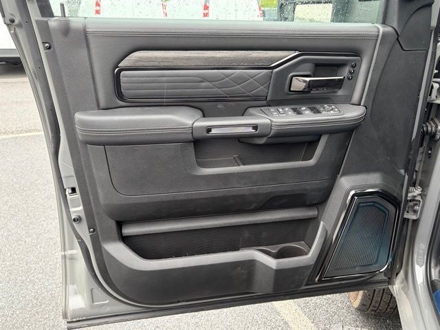 2026 RAM Ram 3500 RAM 3500 LIMITED MEGA CAB 4X4 6'4' BOX