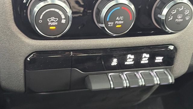2026 RAM Ram 1500 RAM 1500 TRADESMAN CREW CAB 4X4 5'7' BOX