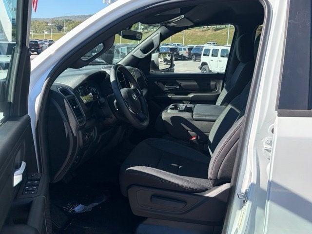 2027 RAM Ram 1500 RAM 1500 TRADESMAN CREW CAB 4X4 5'7' BOX