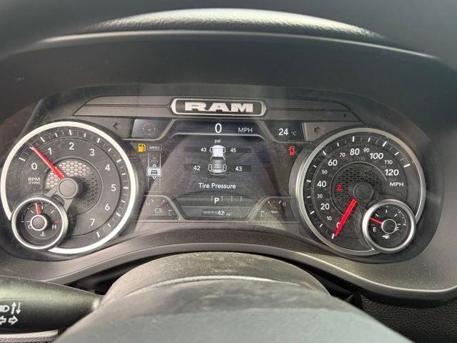 2026 RAM Ram 1500 RAM 1500 EXPRESS CREW CAB 4X4 5'7' BOX