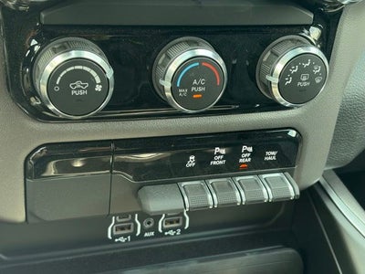 2026 RAM Ram 1500 RAM 1500 EXPRESS CREW CAB 4X4 5'7' BOX