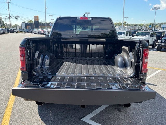 2027 RAM Ram 1500 RAM 1500 WARLOCK CREW CAB 4X4 5'7' BOX