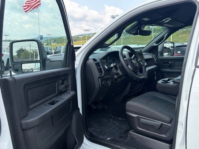 2026 RAM Ram 2500 RAM 2500 BLACK EXPRESS CREW CAB 4X4 6'4' BOX