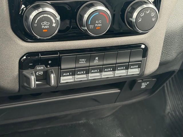 2026 RAM Ram 2500 RAM 2500 TRADESMAN REGULAR CAB 4X4 8' BOX