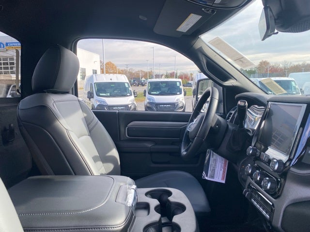 2026 RAM Ram 5500 Chassis Cab RAM 5500 TRADESMAN CHASSIS REGULAR CAB 4X4 60' CA