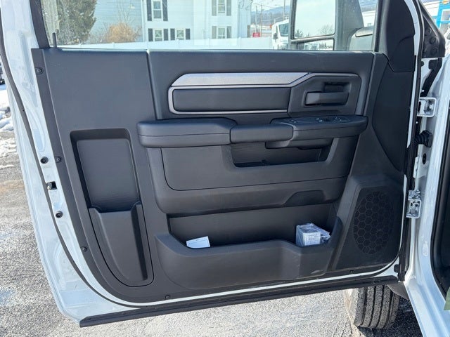 2026 RAM Ram 5500 Chassis Cab RAM 5500 TRADESMAN CHASSIS REGULAR CAB 4X4 60' CA