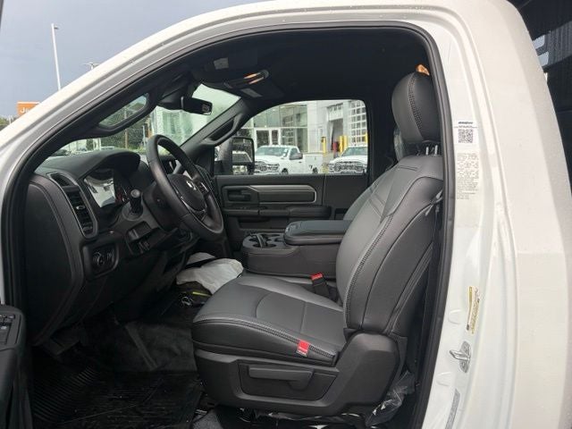 2026 RAM Ram 5500 Chassis Cab RAM 5500 TRADESMAN CHASSIS REGULAR CAB 4X4 84' CA
