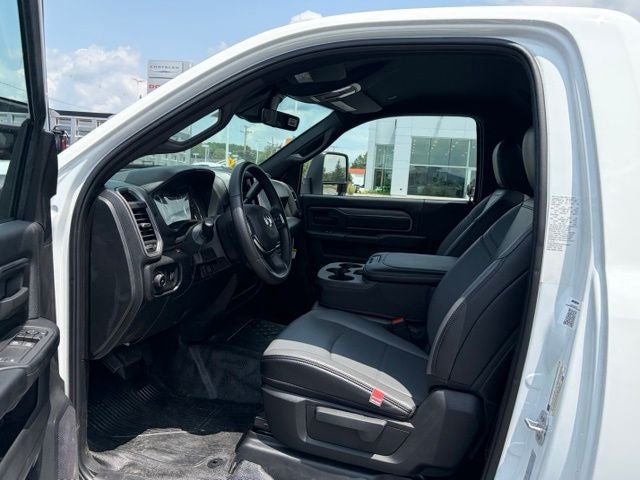 2026 RAM Ram 3500 Chassis Cab RAM 3500 TRADESMAN CHASSIS REGULAR CAB 4X4 84' CA