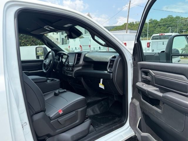 2026 RAM Ram 3500 Chassis Cab RAM 3500 TRADESMAN CHASSIS REGULAR CAB 4X4 84' CA