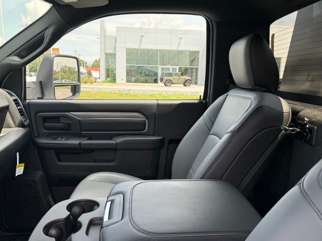 2026 RAM Ram 3500 Chassis Cab RAM 3500 TRADESMAN CHASSIS REGULAR CAB 4X4 84' CA