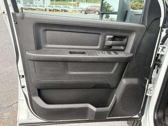 2026 RAM Ram 3500 Chassis Cab RAM 3500 TRADESMAN CREW CAB CHASSIS 4X4 60' CA