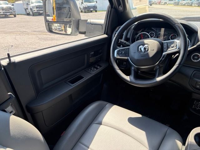 2026 RAM Ram 3500 Chassis Cab RAM 3500 TRADESMAN CREW CAB CHASSIS 4X4 60' CA