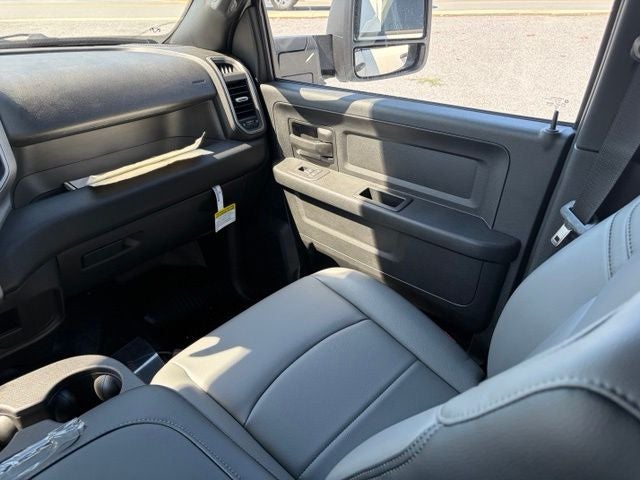 2026 RAM Ram 3500 Chassis Cab RAM 3500 TRADESMAN CREW CAB CHASSIS 4X4 60' CA