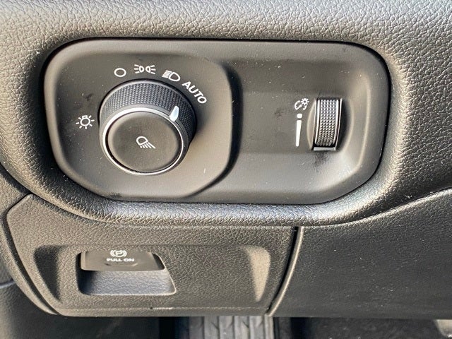 2026 RAM Ram 1500 RAM 1500 TRADESMAN QUAD CAB 4X4 6'4' BOX