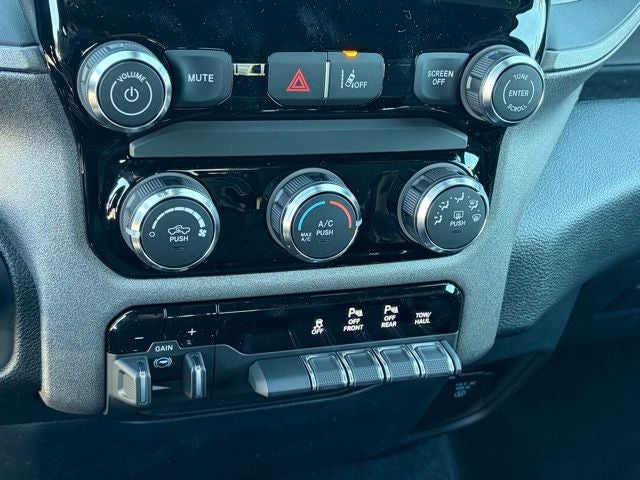 2026 RAM Ram 1500 RAM 1500 TRADESMAN QUAD CAB 4X4 6'4' BOX