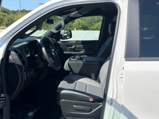 2027 RAM Ram 1500 RAM 1500 TRADESMAN CREW CAB 4X4 5'7' BOX