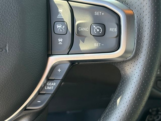 2027 RAM Ram 1500 RAM 1500 TRADESMAN CREW CAB 4X4 5'7' BOX