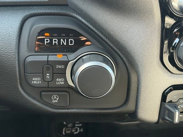 2027 RAM Ram 1500 RAM 1500 TRADESMAN CREW CAB 4X4 5'7' BOX