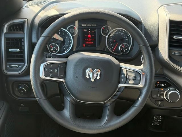 2027 RAM Ram 1500 RAM 1500 TRADESMAN CREW CAB 4X4 5'7' BOX