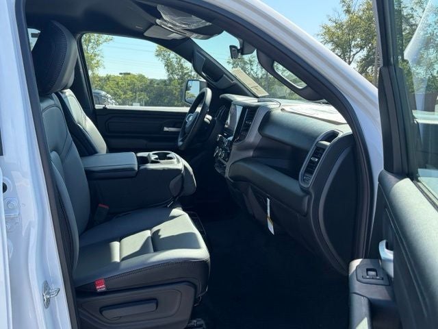 2027 RAM Ram 1500 RAM 1500 TRADESMAN CREW CAB 4X4 5'7' BOX